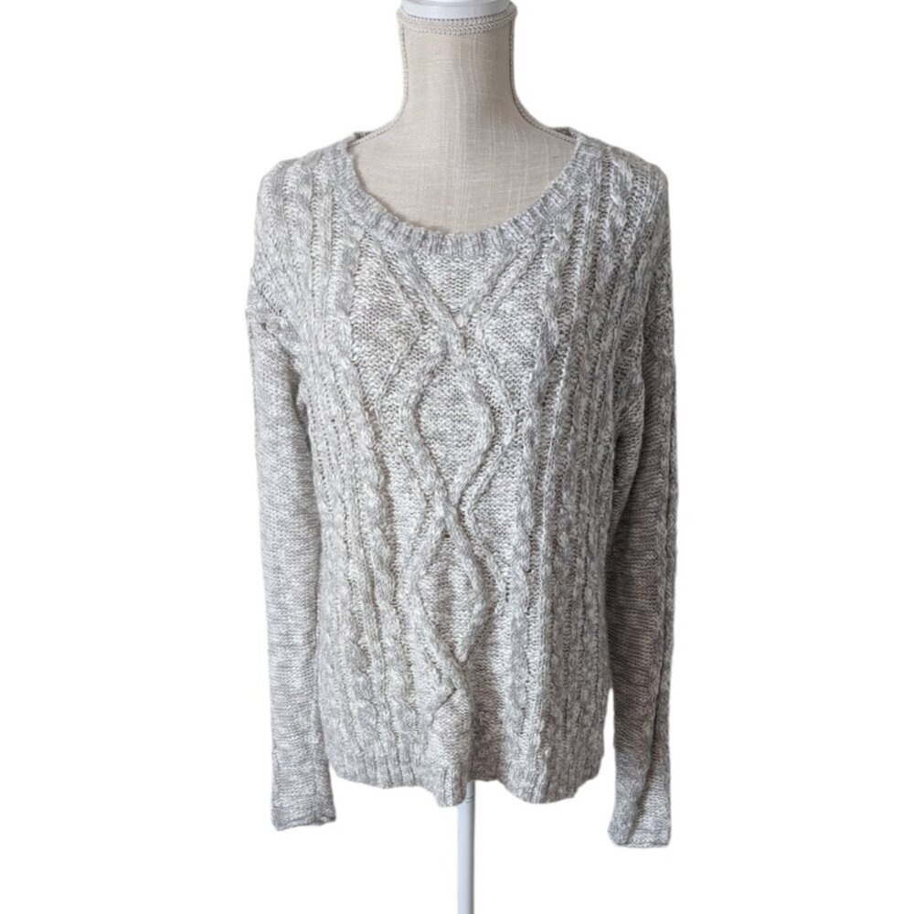 Aeropostale Women's Light Gray Cable Knit Sweater